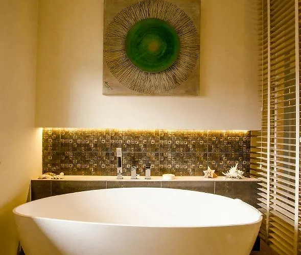 Будинок відпочинку World In *